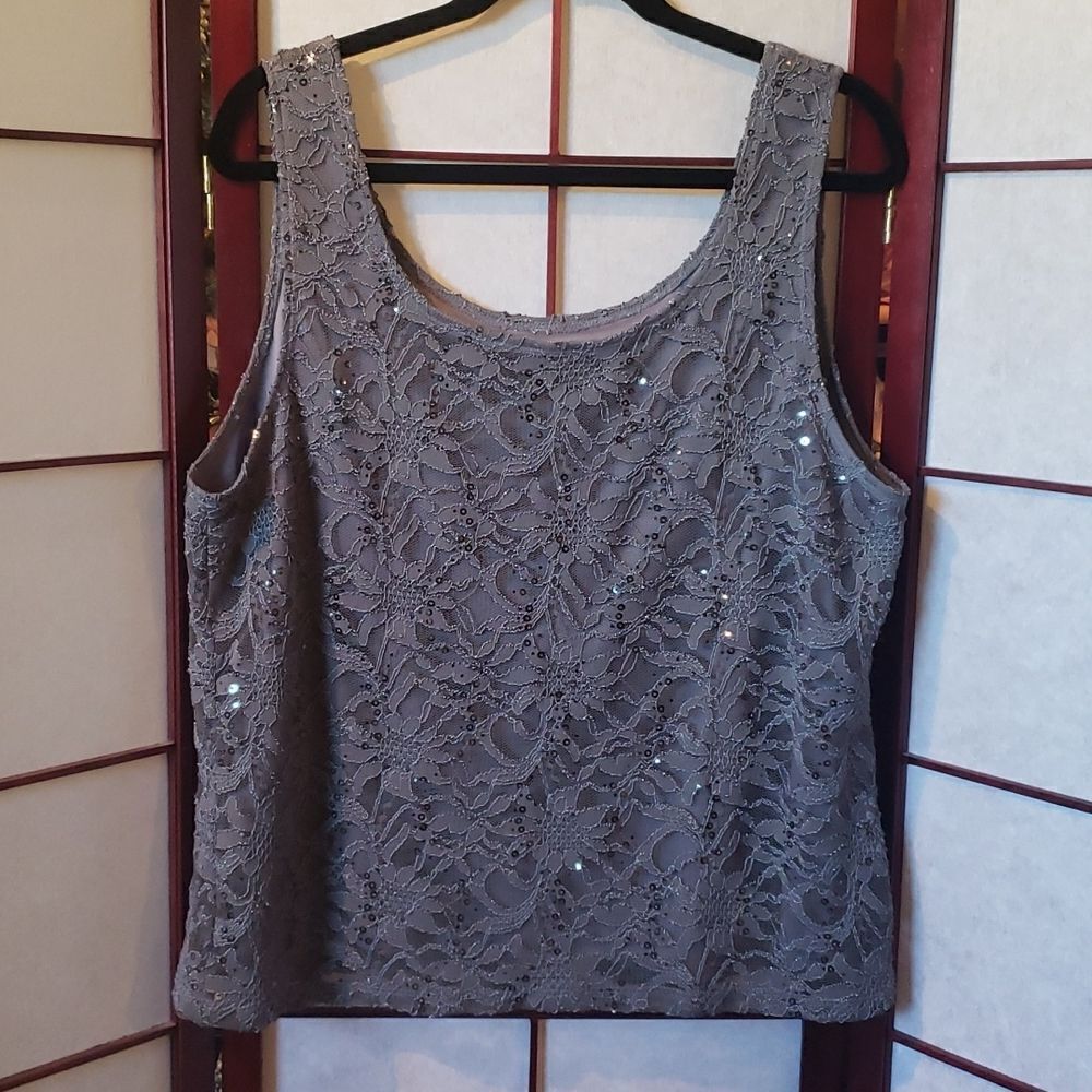 Onyx Nite XL Lacy Floral Shimmery Sequin Sleeveless Top